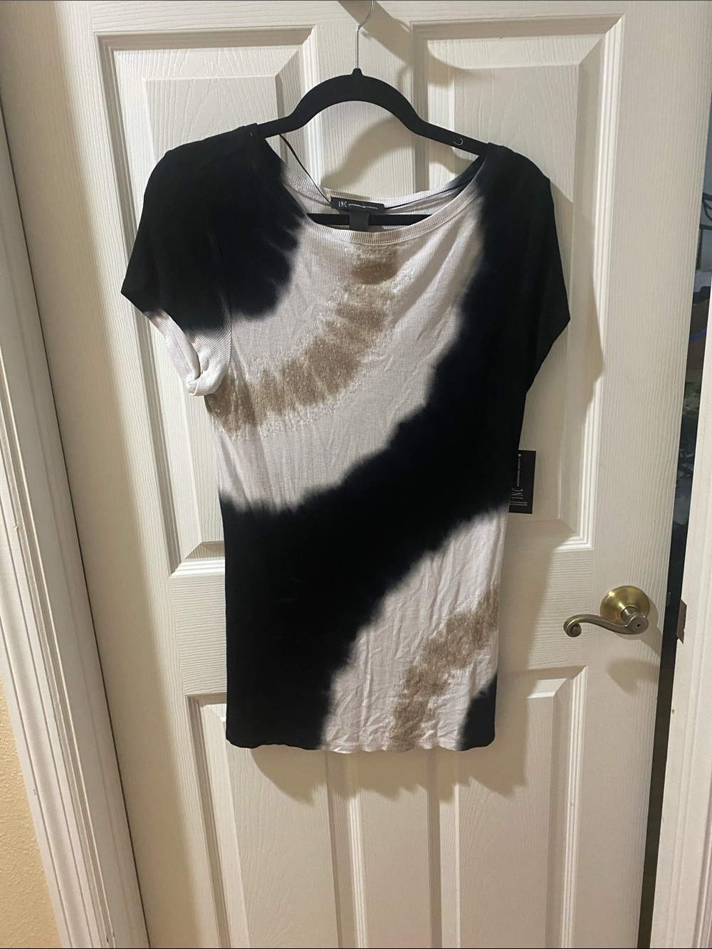 INC International Concepts Black White and Tan Short Sleeve Tie-Dye Top